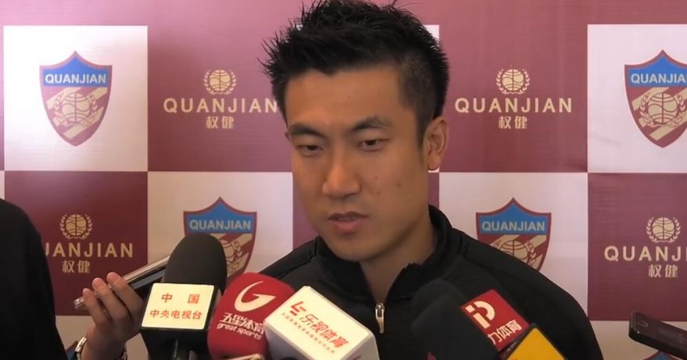 喜宴以鸡尾酒会形式举行，下午三时半开始恭候来宾。