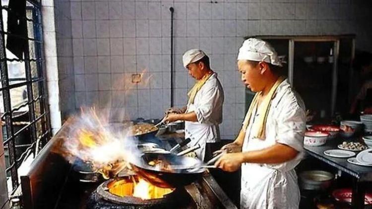 点击链接收看：票房之外看“加”法 “电影+”成为产业新引擎 春节前，国家电影局联合多部门启动“2026电影经济促进年”，并开展“跟着电影去旅游”“跟着电影游中国”等一系列活动。